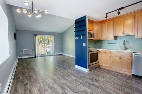 Tiny photo for 50 E Hill Road #APT 3A, Canton, CT 06019 (MLS # 24135083)