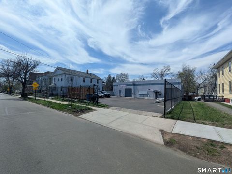 Photo of 46 Clinton Avenue, New Haven, CT 06513 (MLS # 24171998)