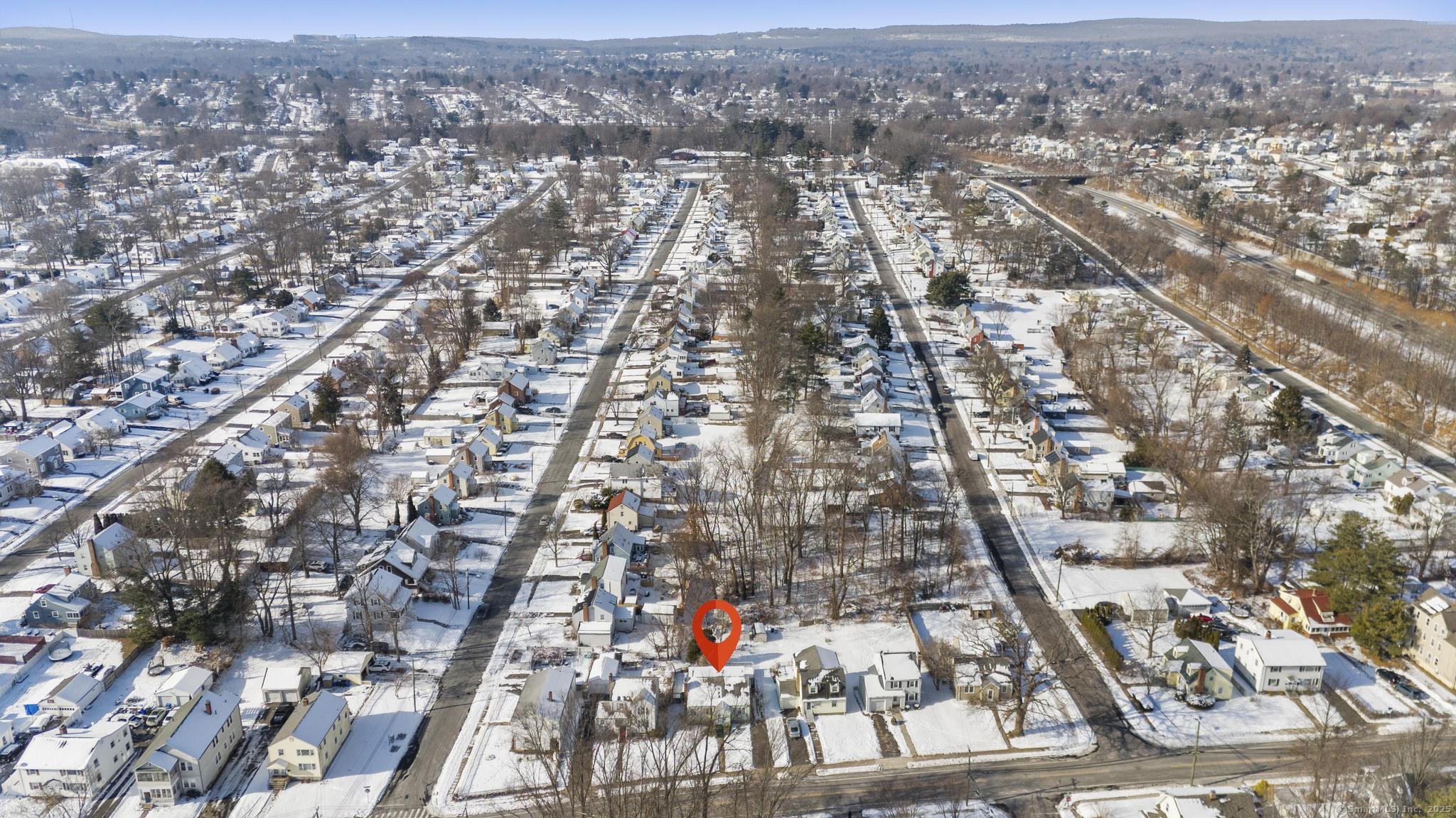 295 Oakwood Avenue, West Hartford, Connecticut image 2