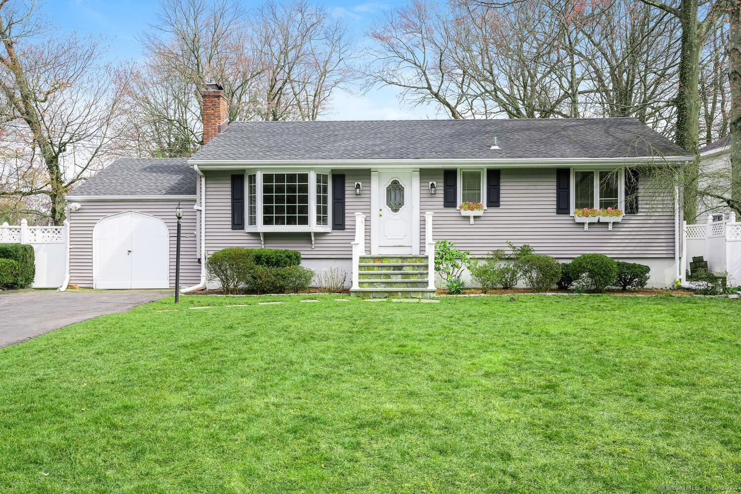 Property for Sale at 16 Archer Lane, Darien, Connecticut - Bedrooms: 4 
Bathrooms: 2 
Rooms: 11  - $1,399,000