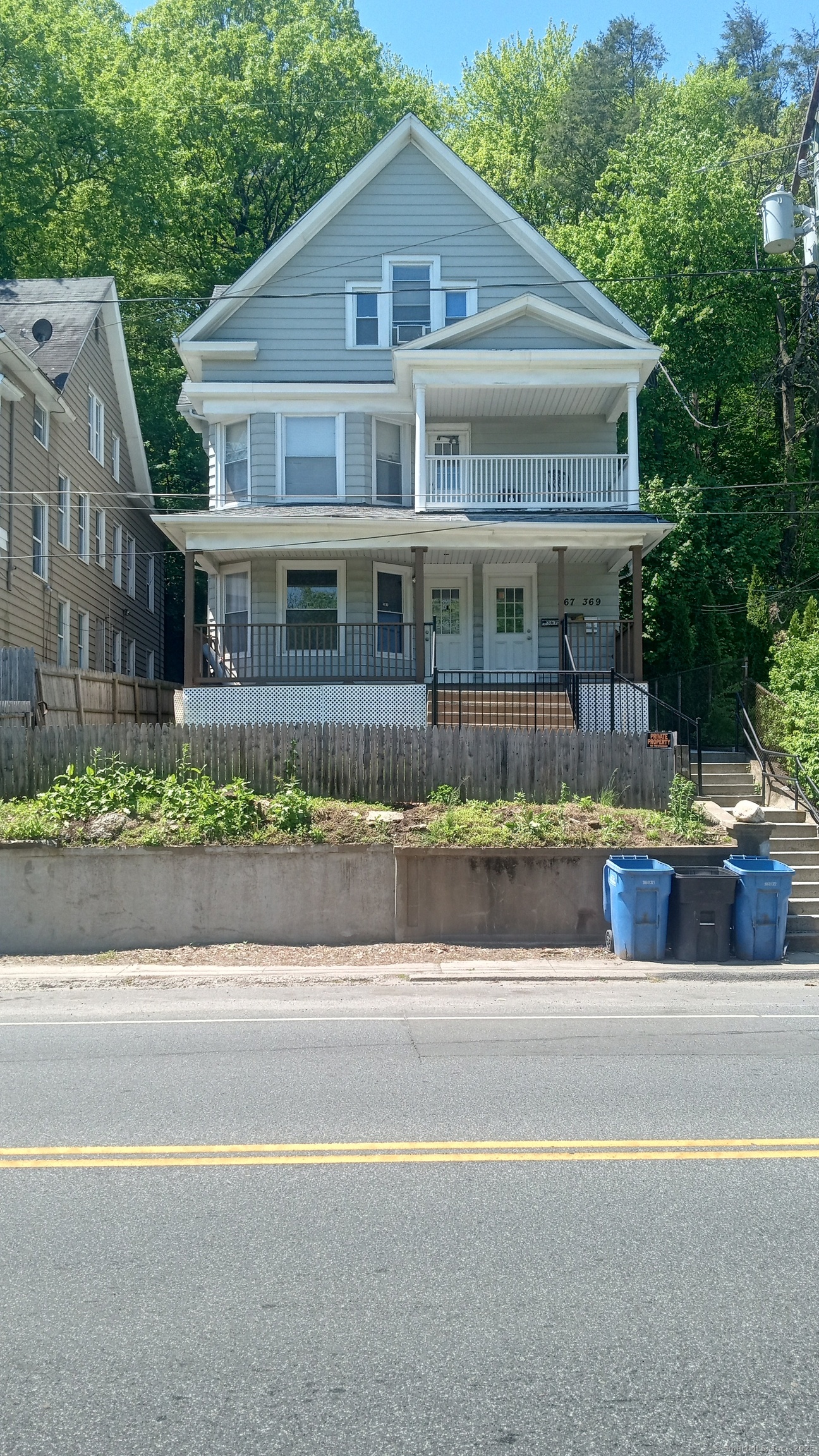 Watertown Avenue 3, Waterbury, Connecticut - 2 Bedrooms  
1 Bathrooms  
4 Rooms - 