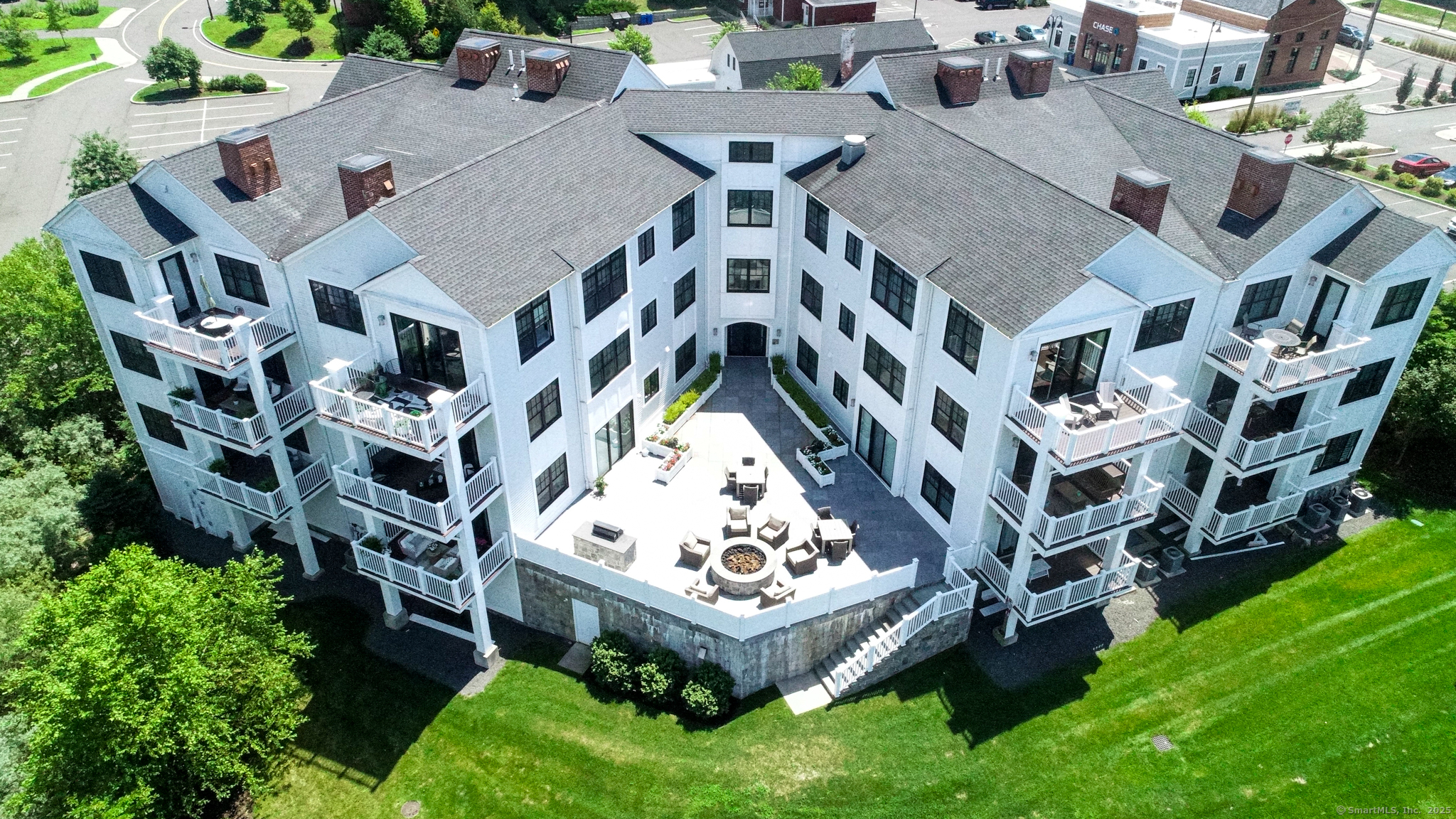 788 Farmington Avenue APT 104