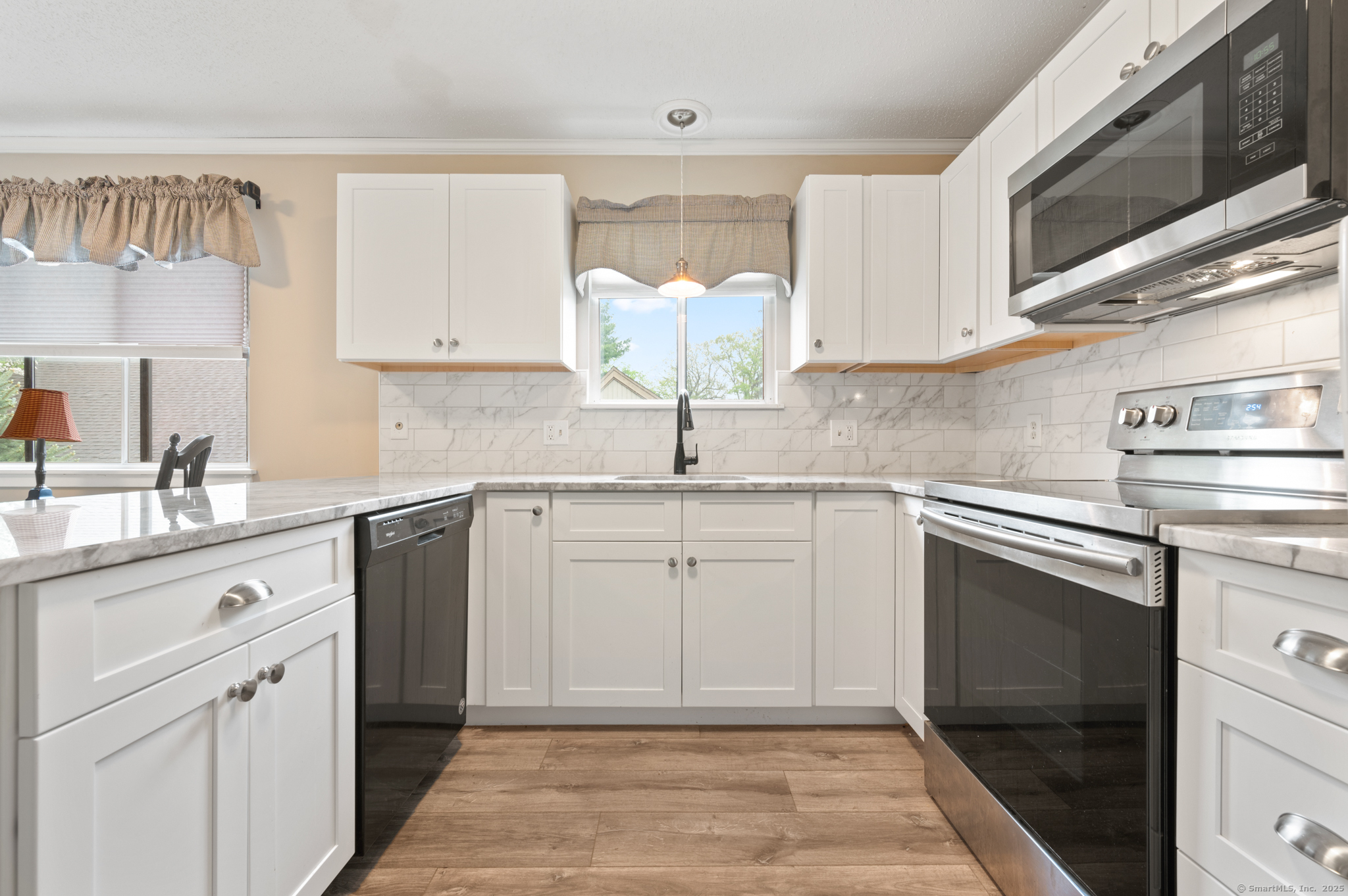 438 Heritage Village #B, Southbury, Connecticut image 4