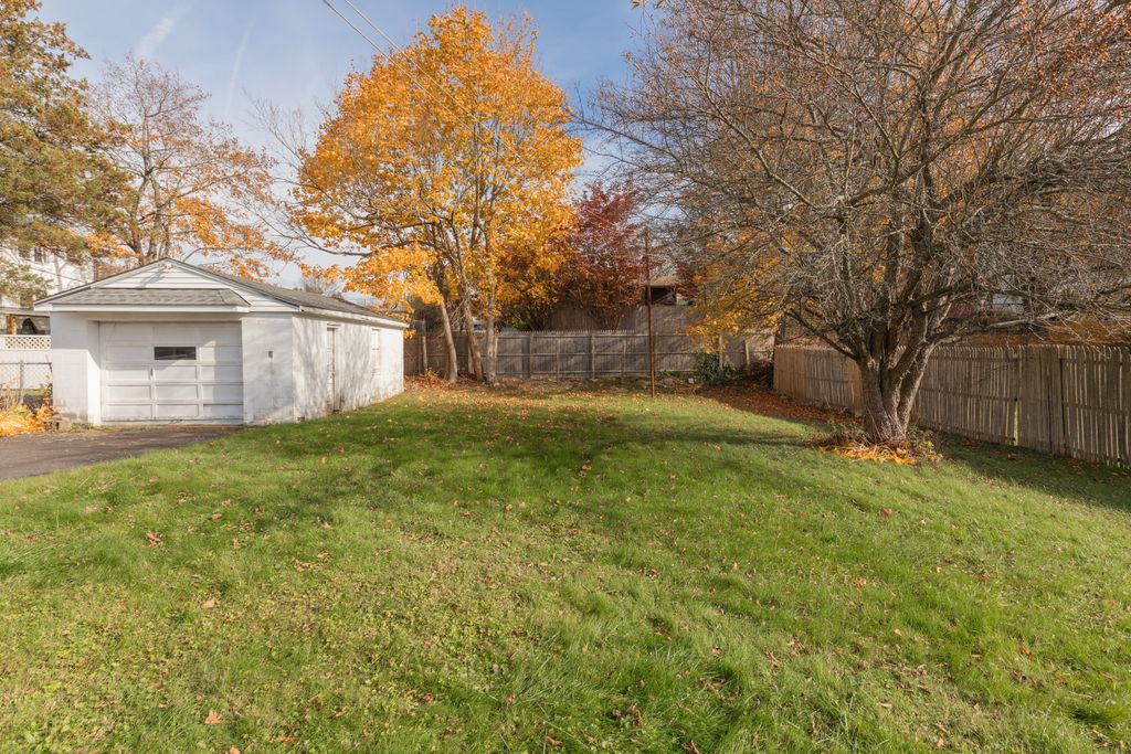 Photo of 68 Valentino Drive, Waterbury, CT 06704 (MLS # 24139221)