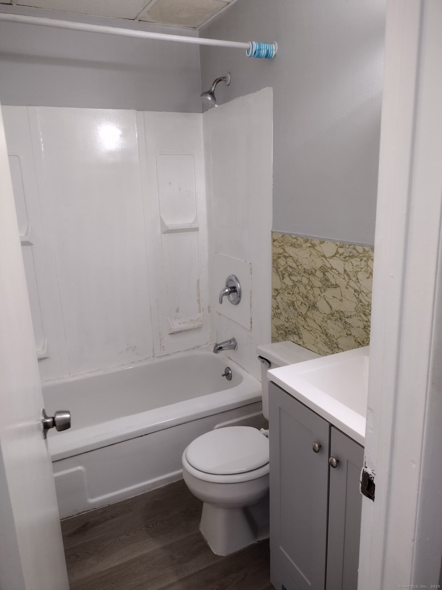 Waterbury, Connecticut 06705, United States, 1 Bedroom Bedrooms, ,1 BathroomBathrooms,Residential,Active,251820