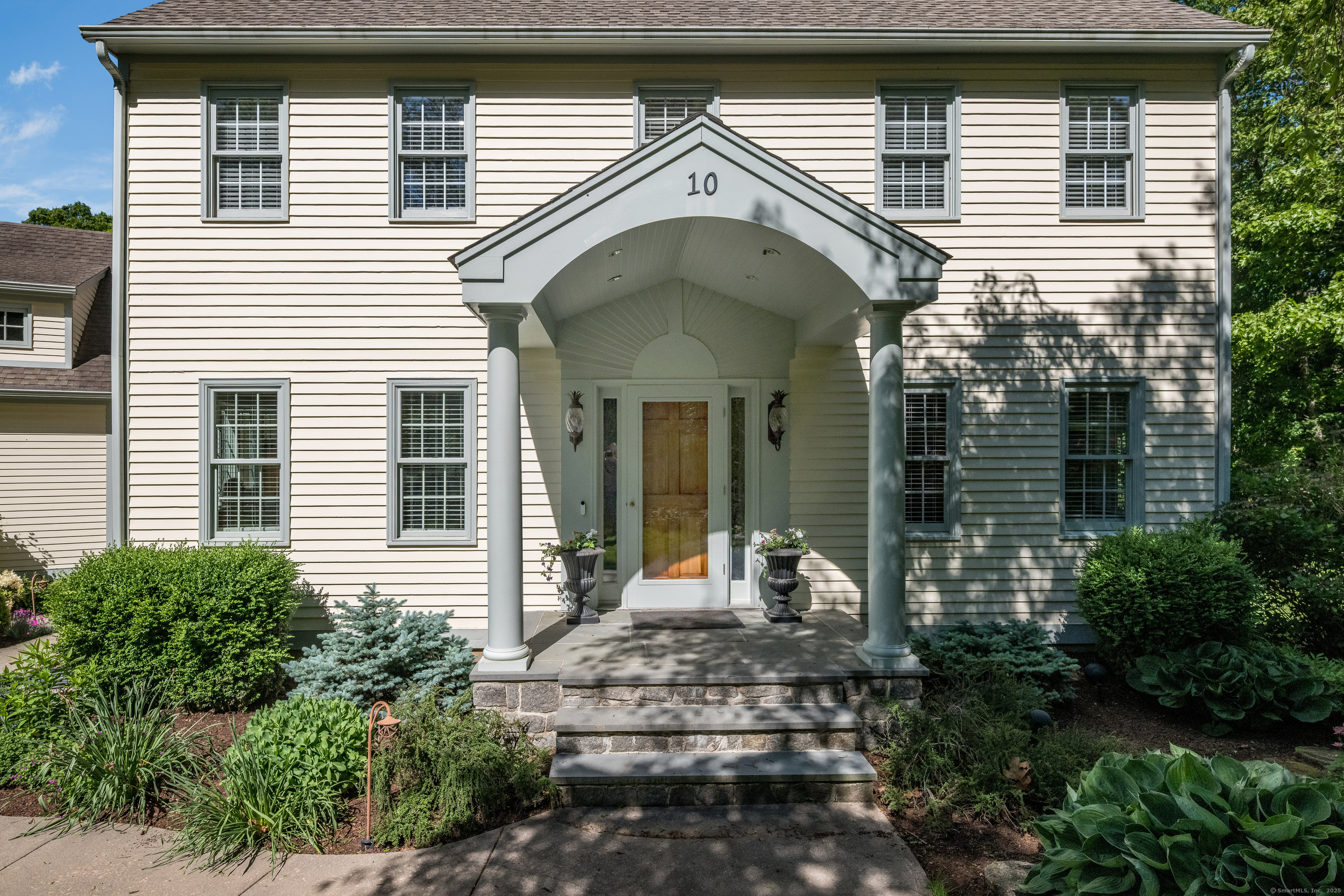 10 Oak Drive