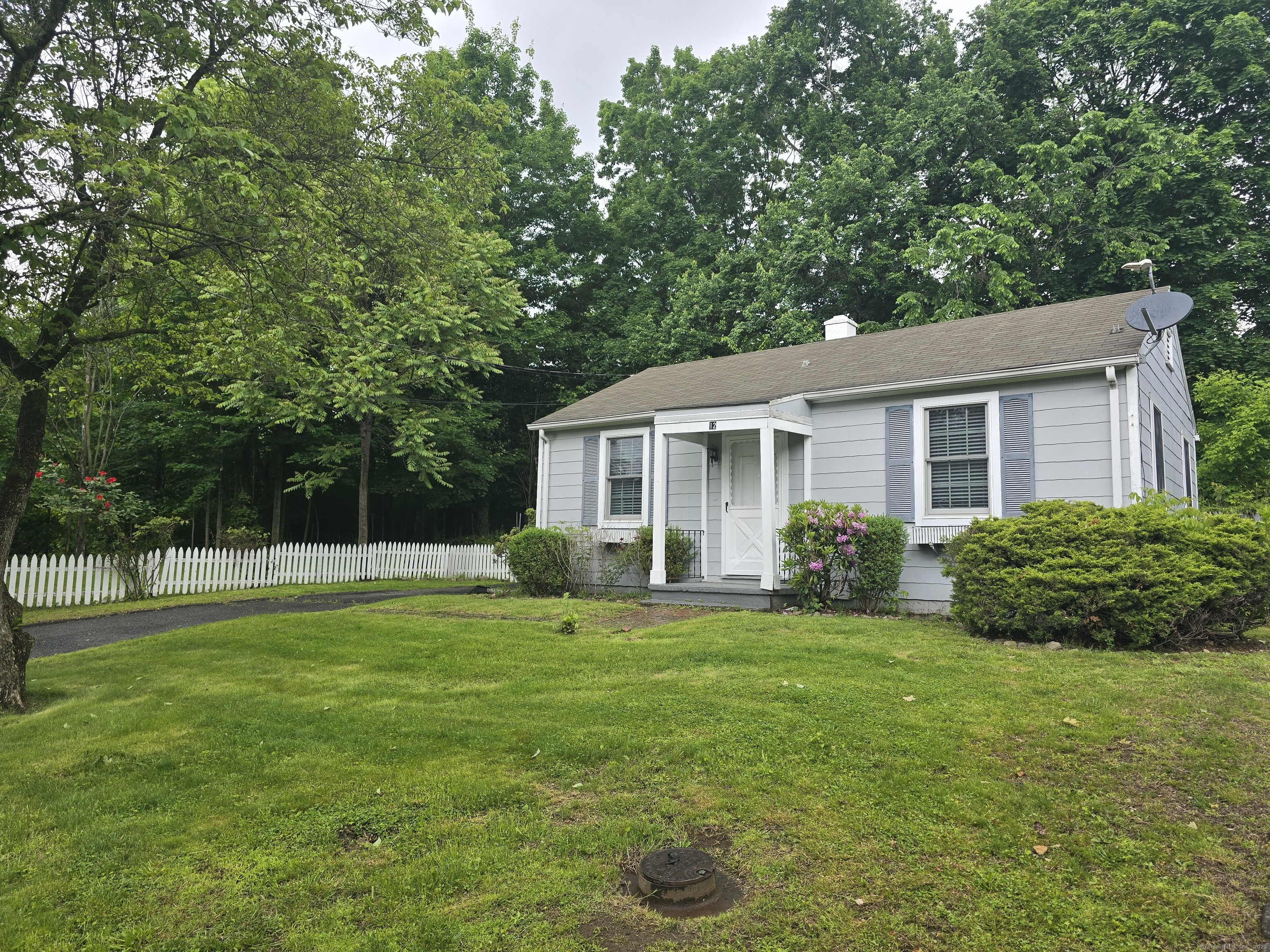 Property for Sale at Wistar Court, Darien, Connecticut - Bedrooms: 2 
Bathrooms: 1 
Rooms: 4  - $685,000