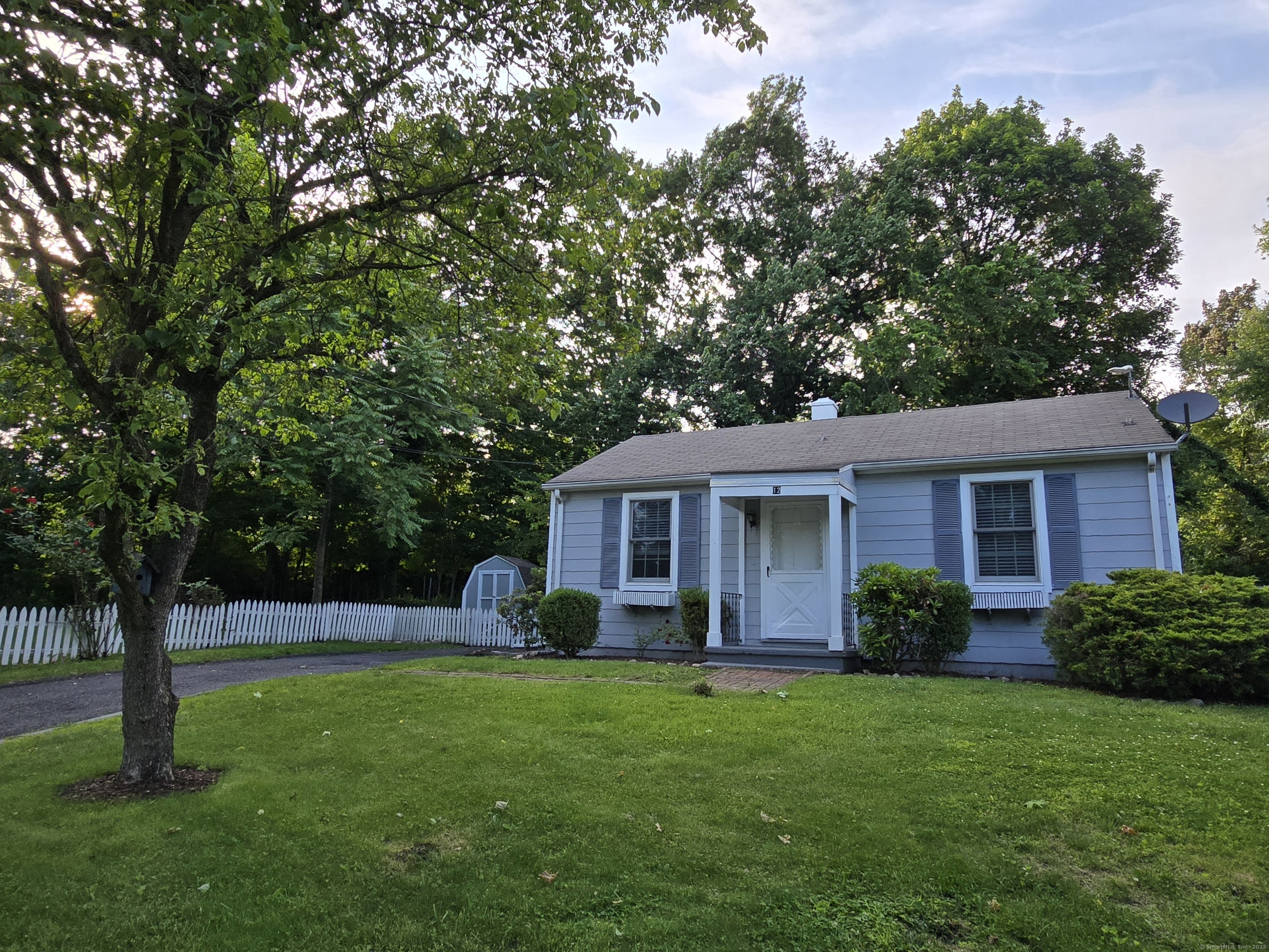 Property for Sale at Wistar Court, Darien, Connecticut - Bedrooms: 2 
Bathrooms: 1 
Rooms: 4  - $685,000