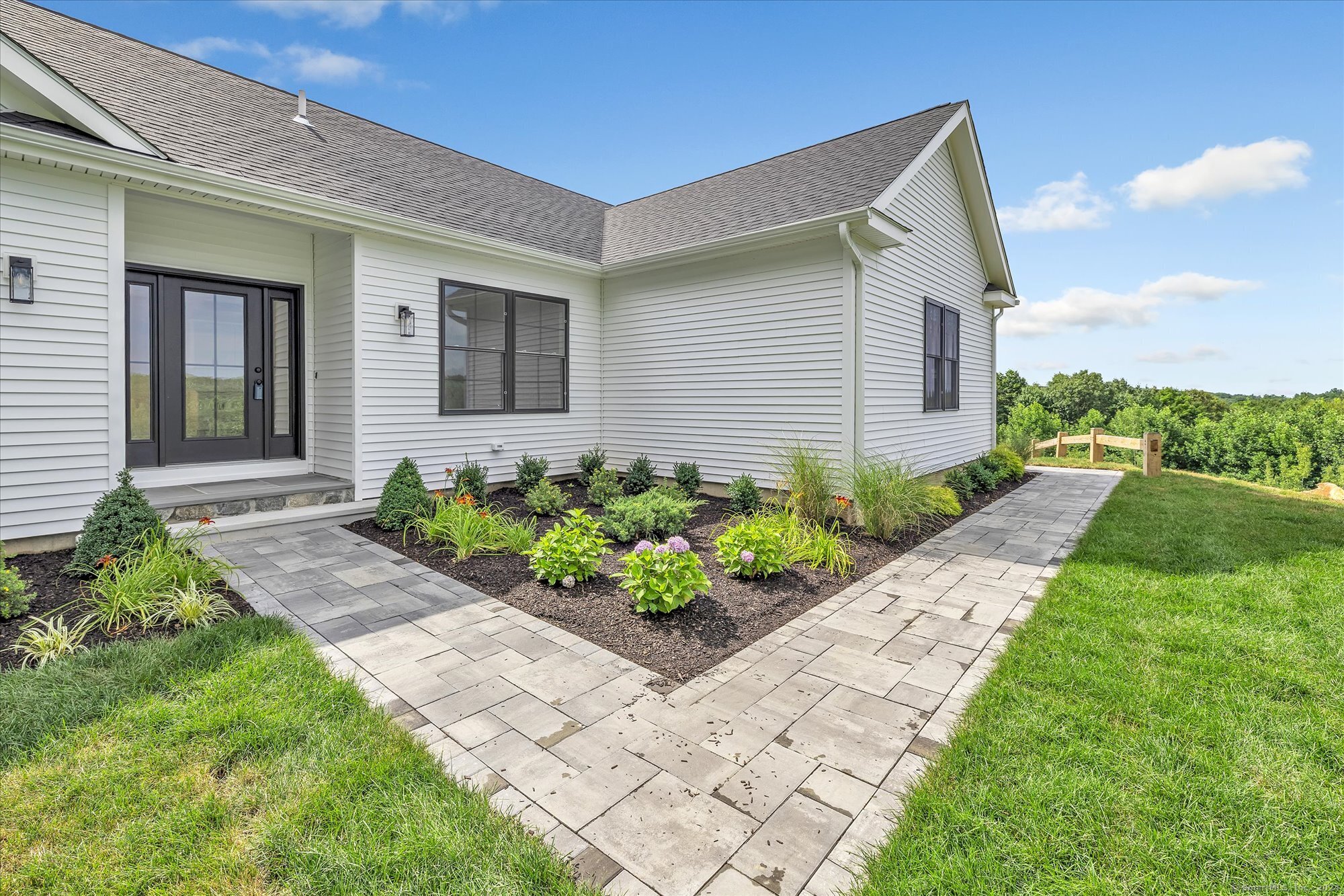 3 Hunting Ridge Road