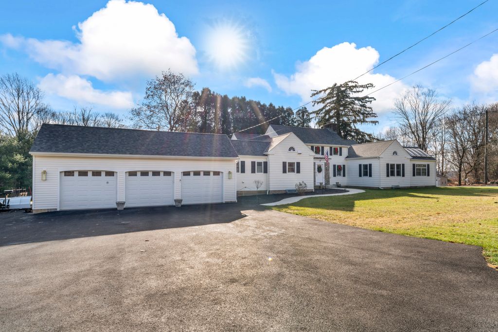 Photo of 37 Driftway Road, Danbury, CT 06811 (MLS # 24141208)