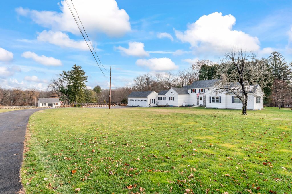 Photo of 37 Driftway Road, Danbury, CT 06811 (MLS # 24141208)