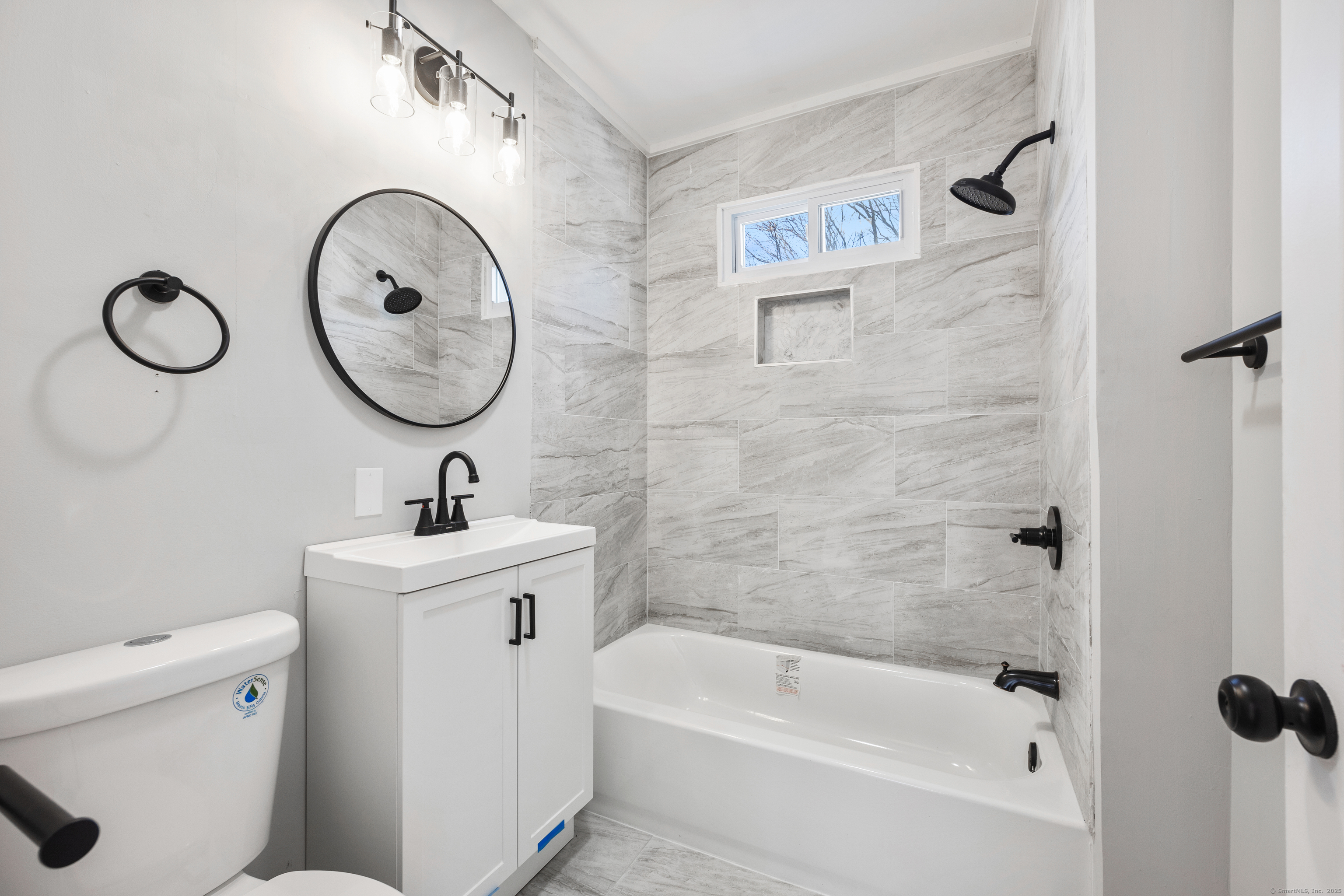 18 Lyndale Avenue, Waterbury, Connecticut image 9