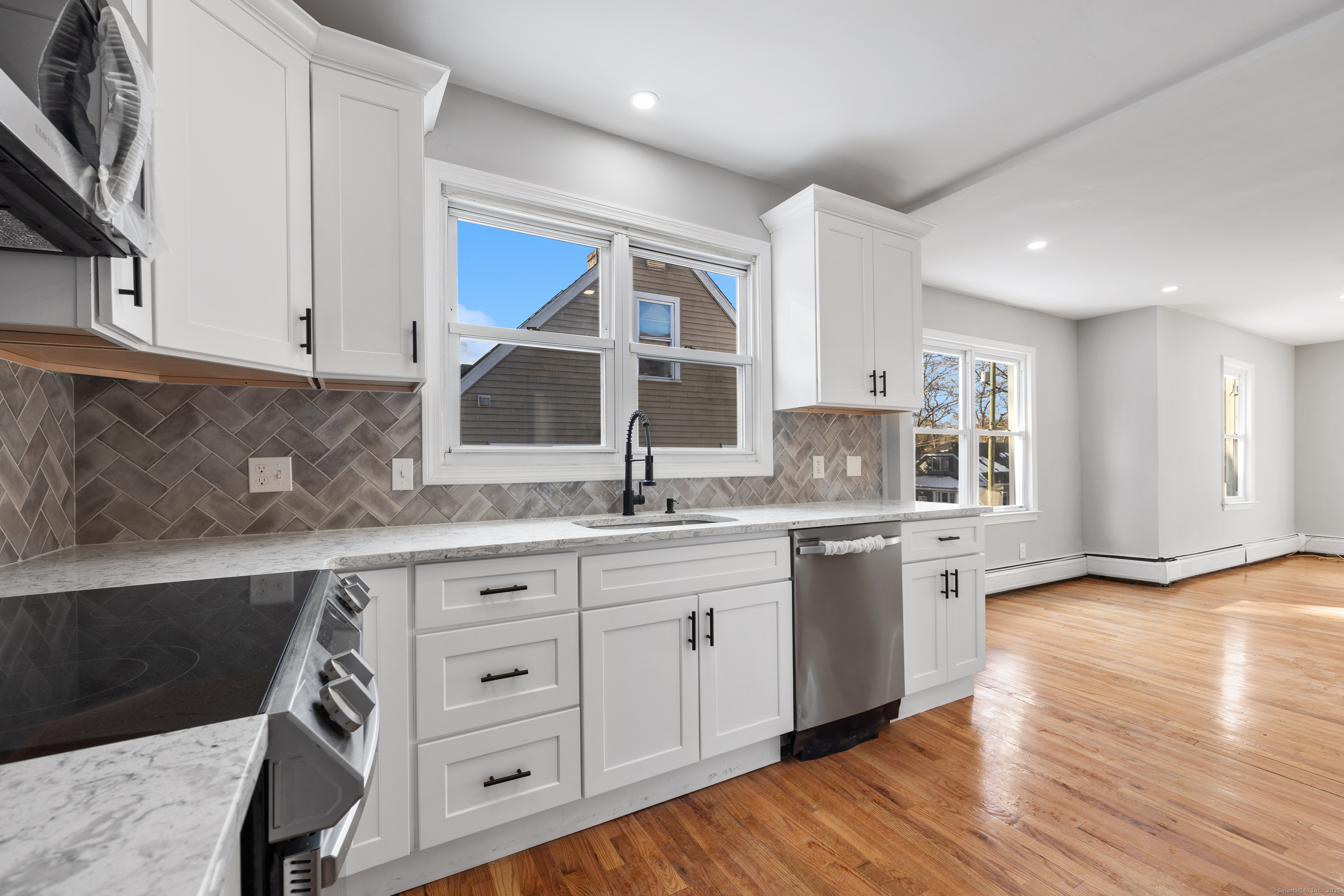 18 Lyndale Avenue, Waterbury, Connecticut image 3