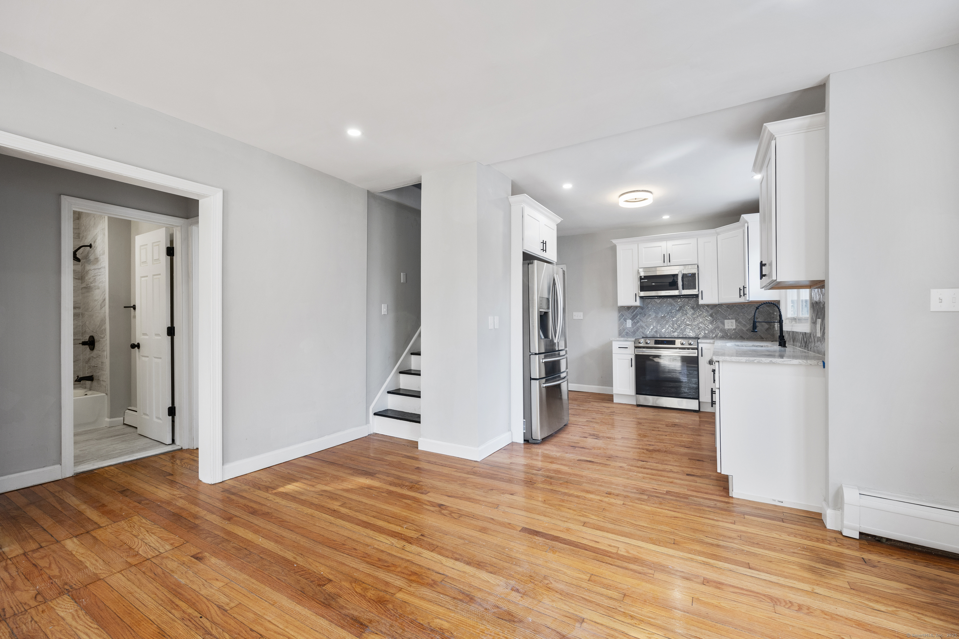 18 Lyndale Avenue, Waterbury, Connecticut image 6