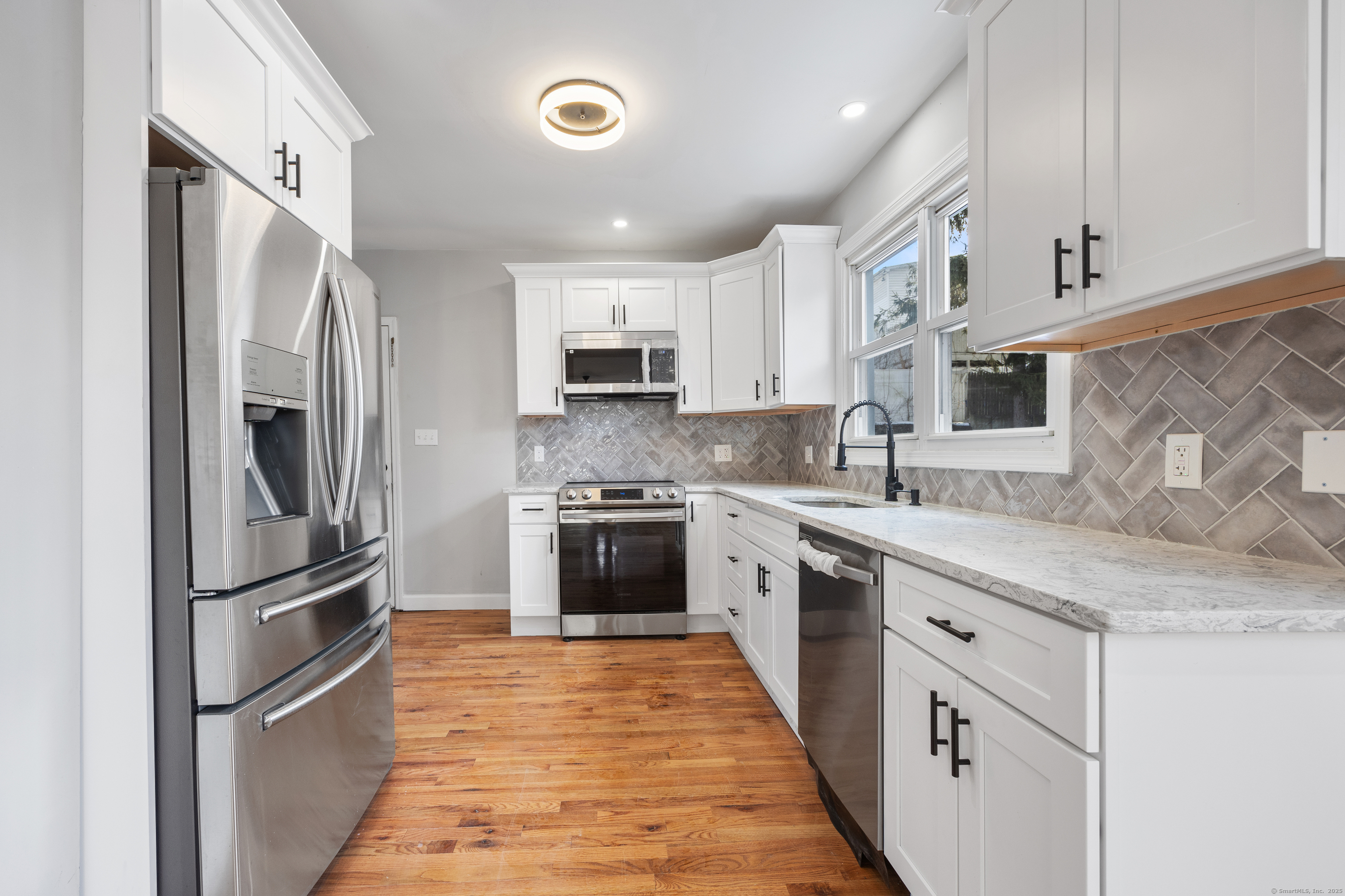18 Lyndale Avenue, Waterbury, Connecticut image 2