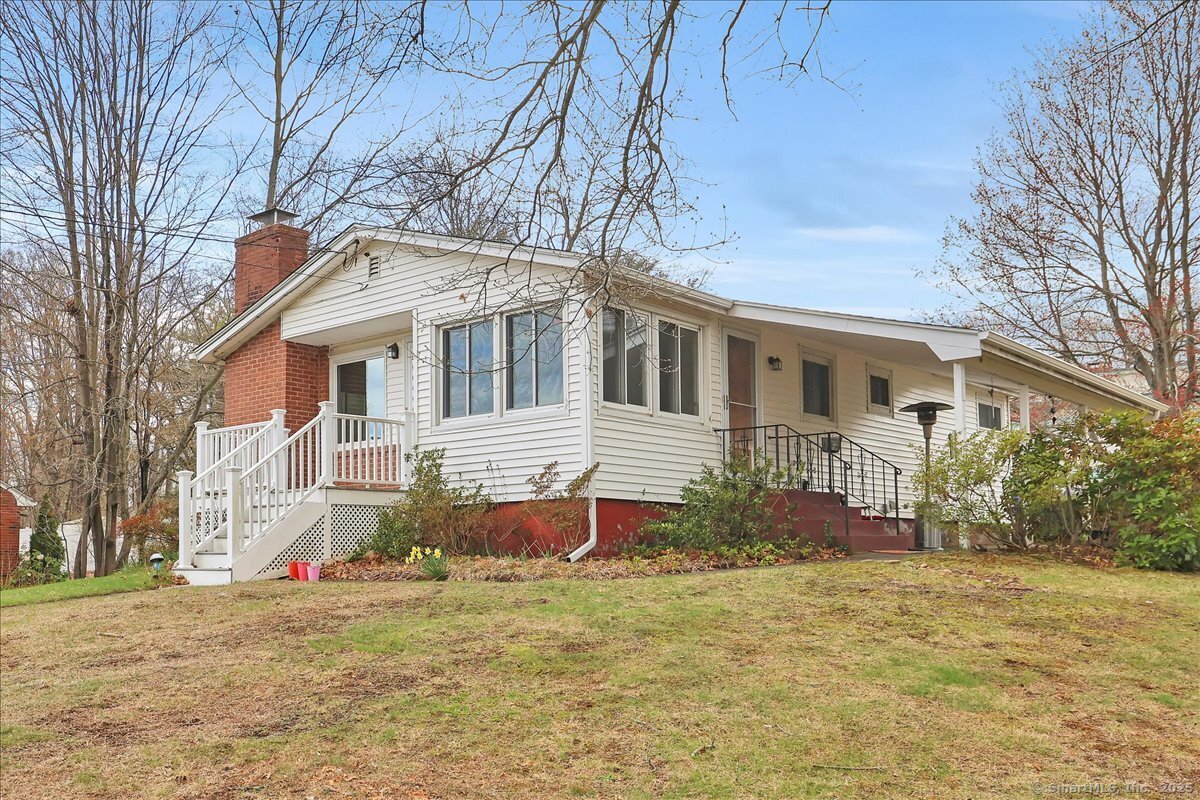 High Street, Middletown, Connecticut - 3 Bedrooms  
1 Bathrooms  
7 Rooms - 