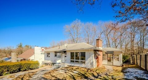 68 Pineridge Road, Waterbury, CT 06706 - #: 24075108