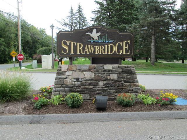 Mill Pond Drive 1101, South Windsor, Connecticut - 2 Bedrooms  
3 Bathrooms  
11 Rooms - 