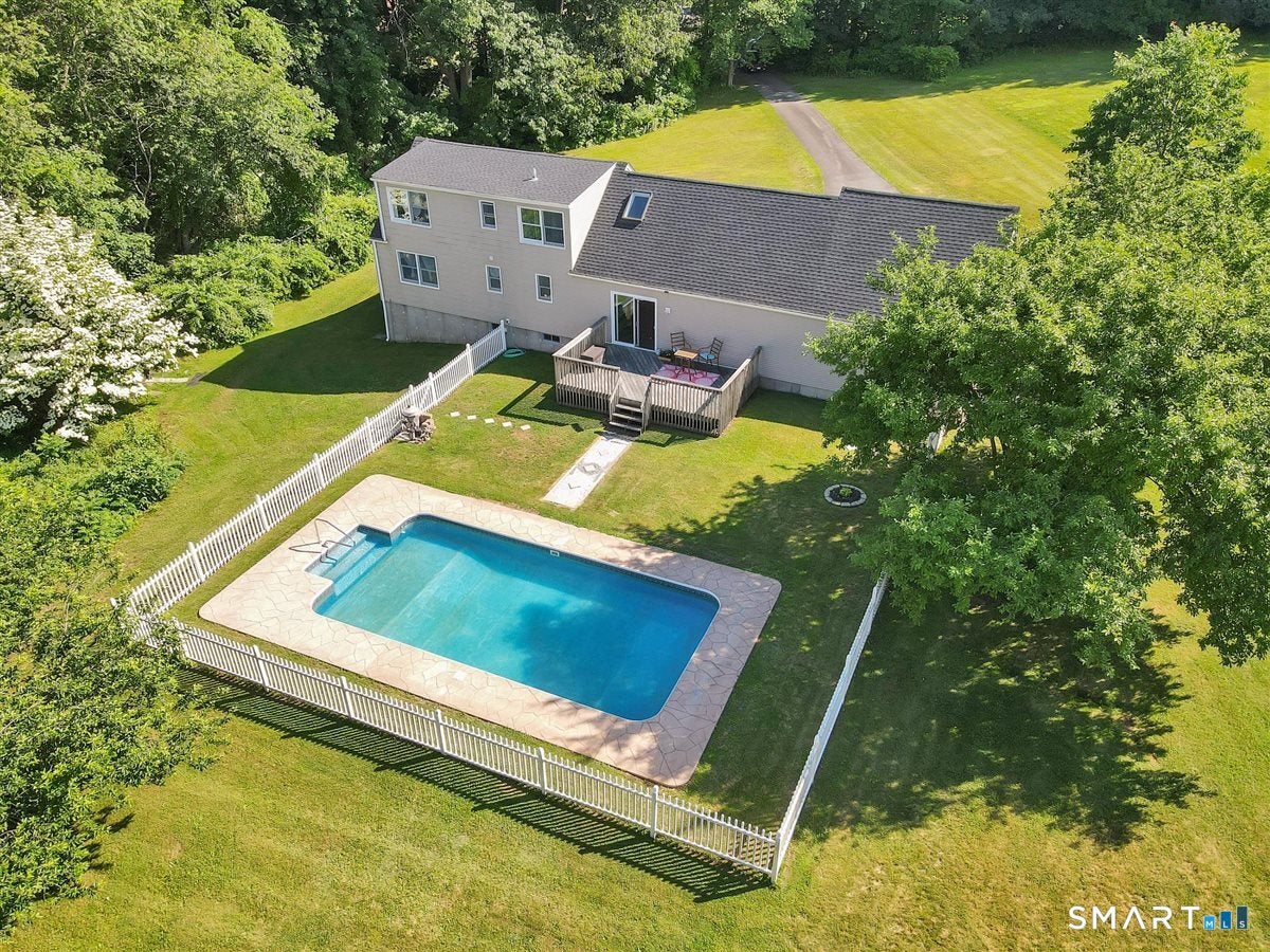 28 McNabola Lane