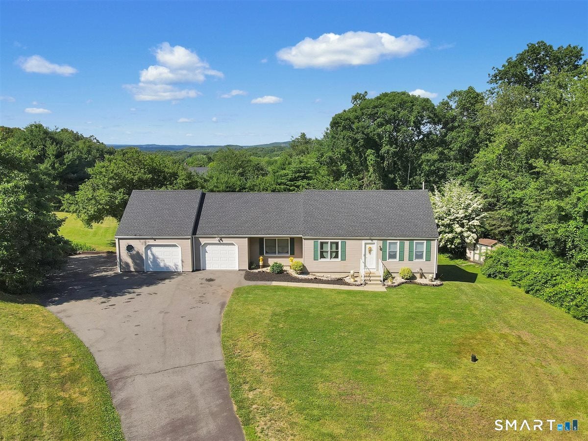 28 McNabola Lane