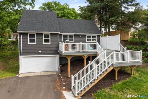 Photo of 440 Lakeview Drive, Suffield, CT 06093 (MLS # 24177077)