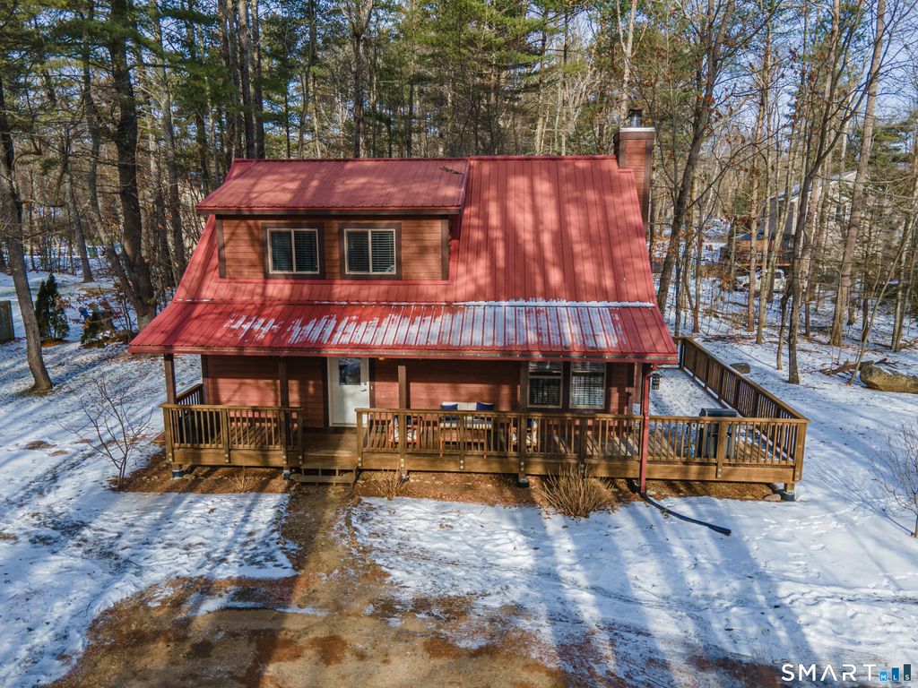 Photo of 33 Playground Drive, Woodstock, CT 06281 (MLS # 24146685)