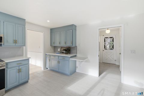 Tiny photo for 6 Heritage Lane, Simsbury, CT 06070 (MLS # 24149992)