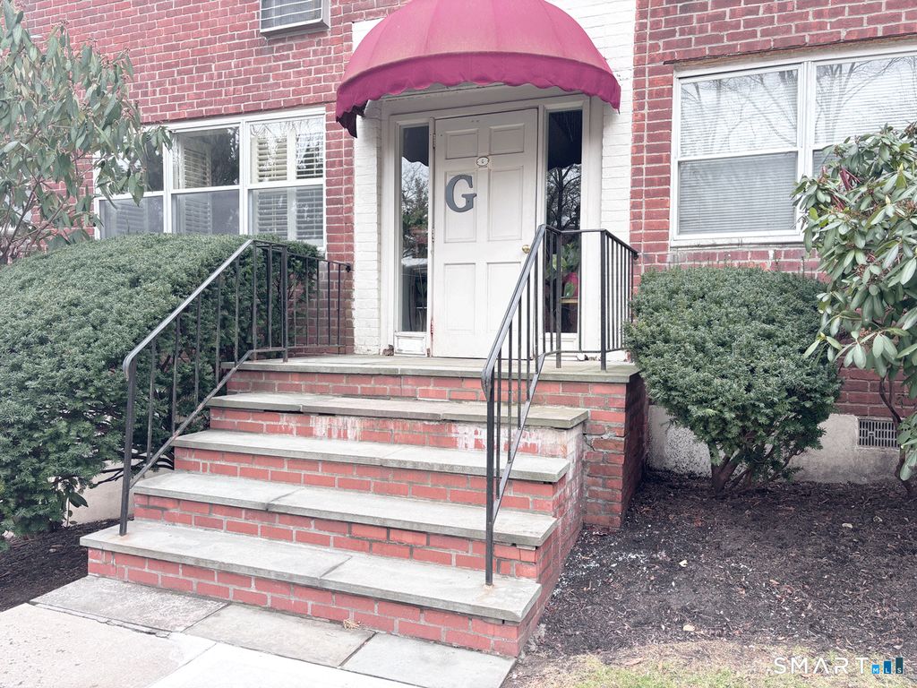 Photo of 11 Bedford Avenue #APT G1, Norwalk, CT 06850 (MLS # 24148214)