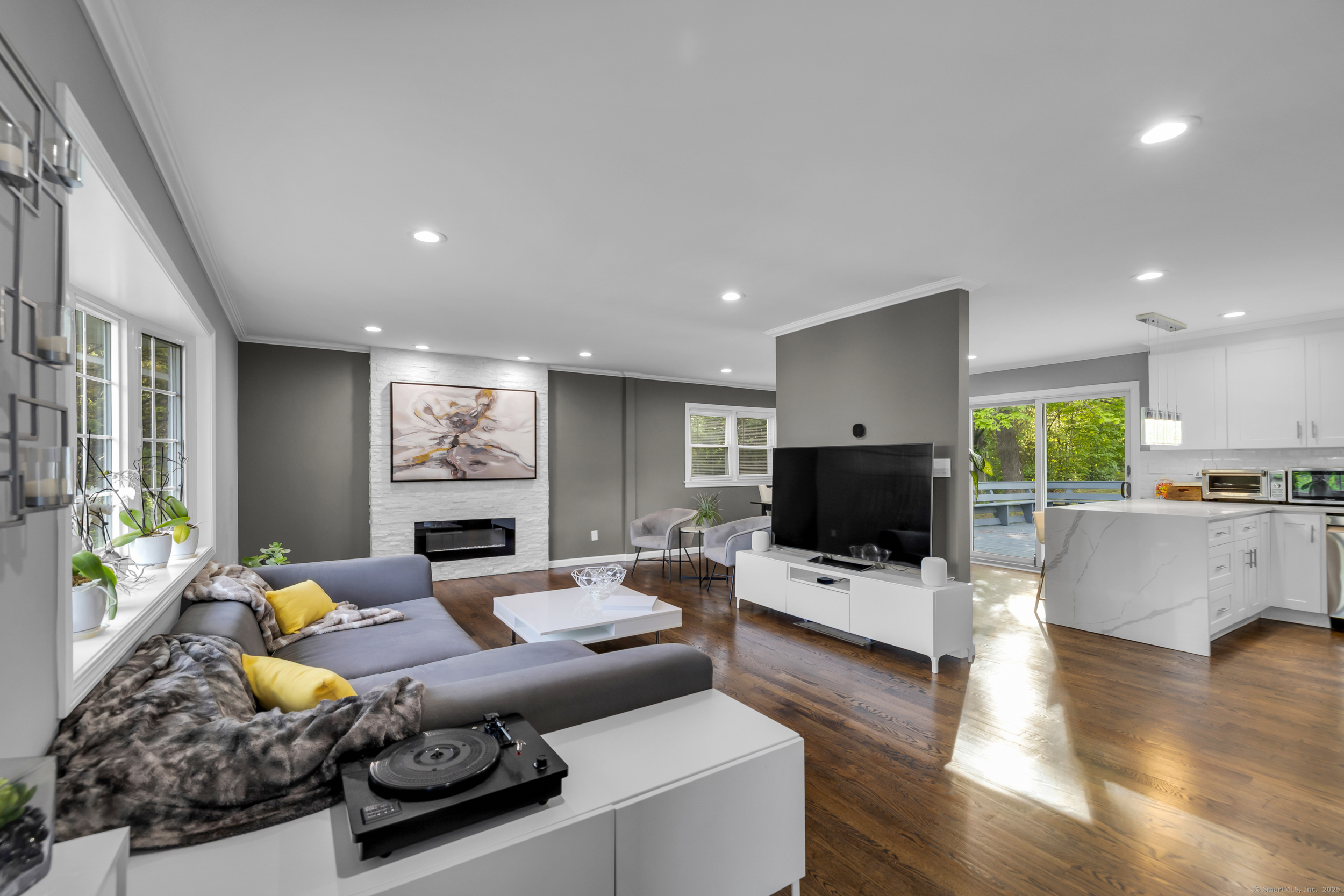 11 Botte Drive, West Haven, Connecticut image 1
