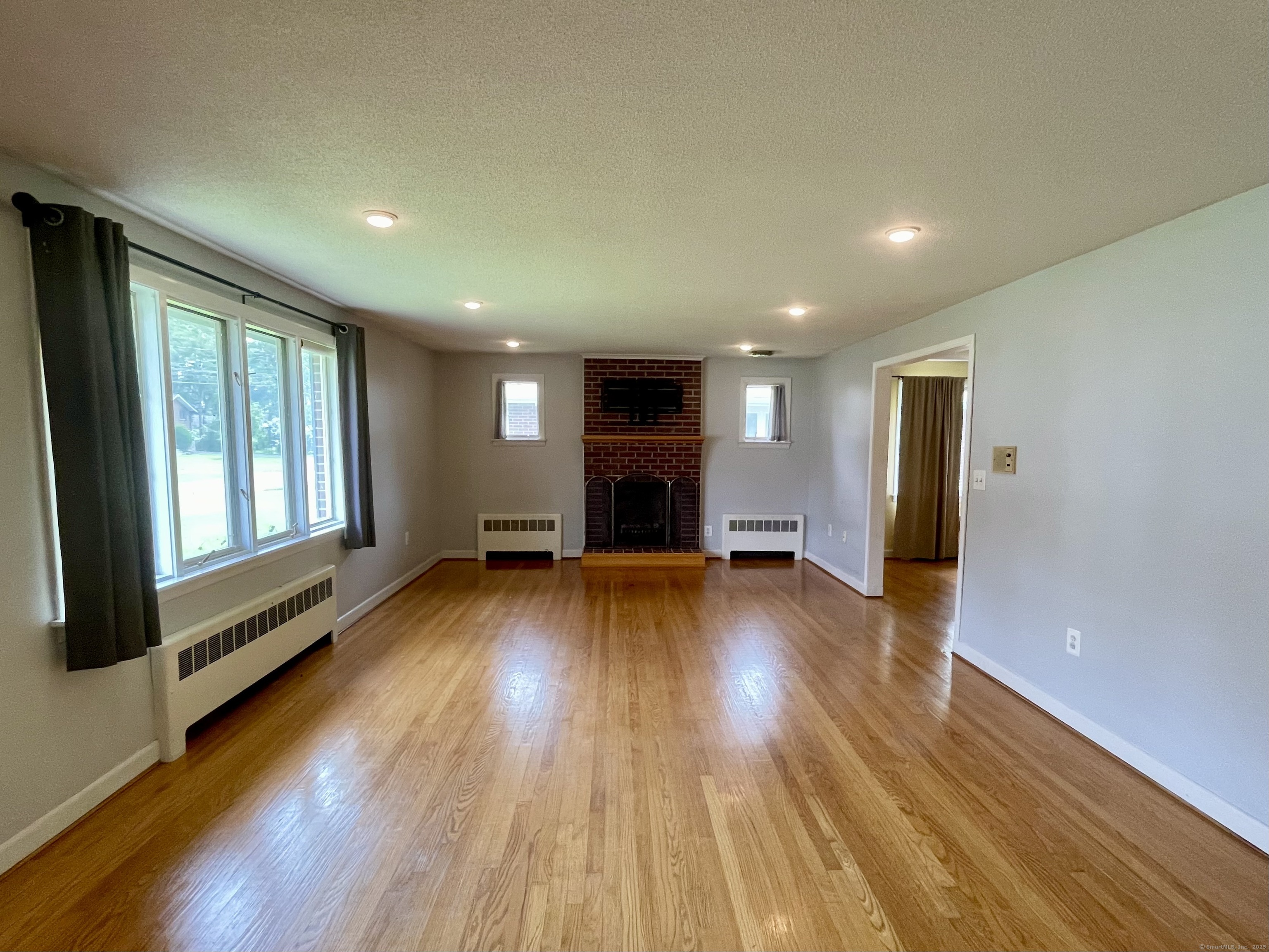 West Hartford, Connecticut 06117, United States, 3 Bedrooms Bedrooms, ,2 BathroomsBathrooms,Residential,Active,146876