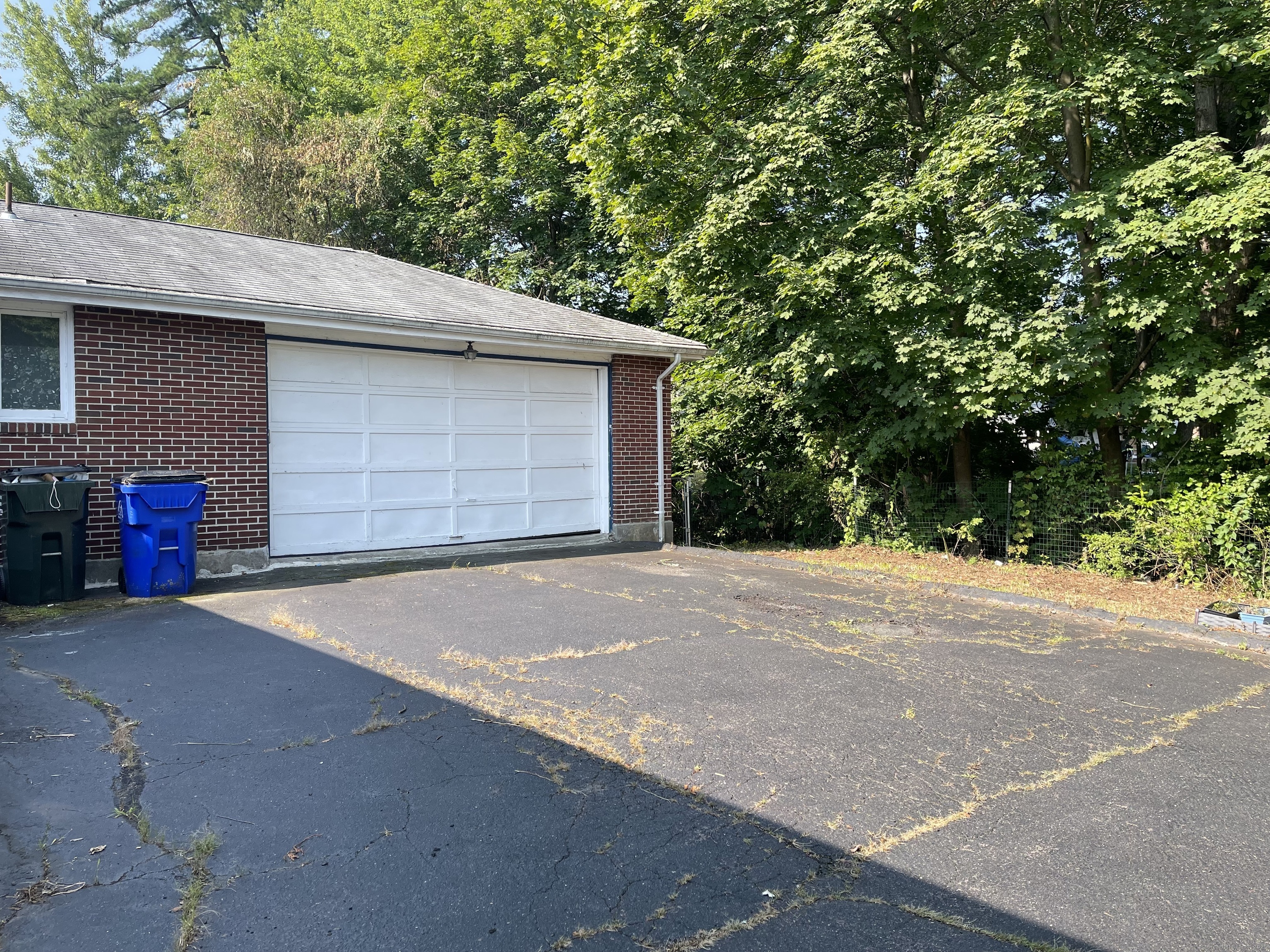 West Hartford, Connecticut 06117, United States, 3 Bedrooms Bedrooms, ,2 BathroomsBathrooms,Residential,Active,146876