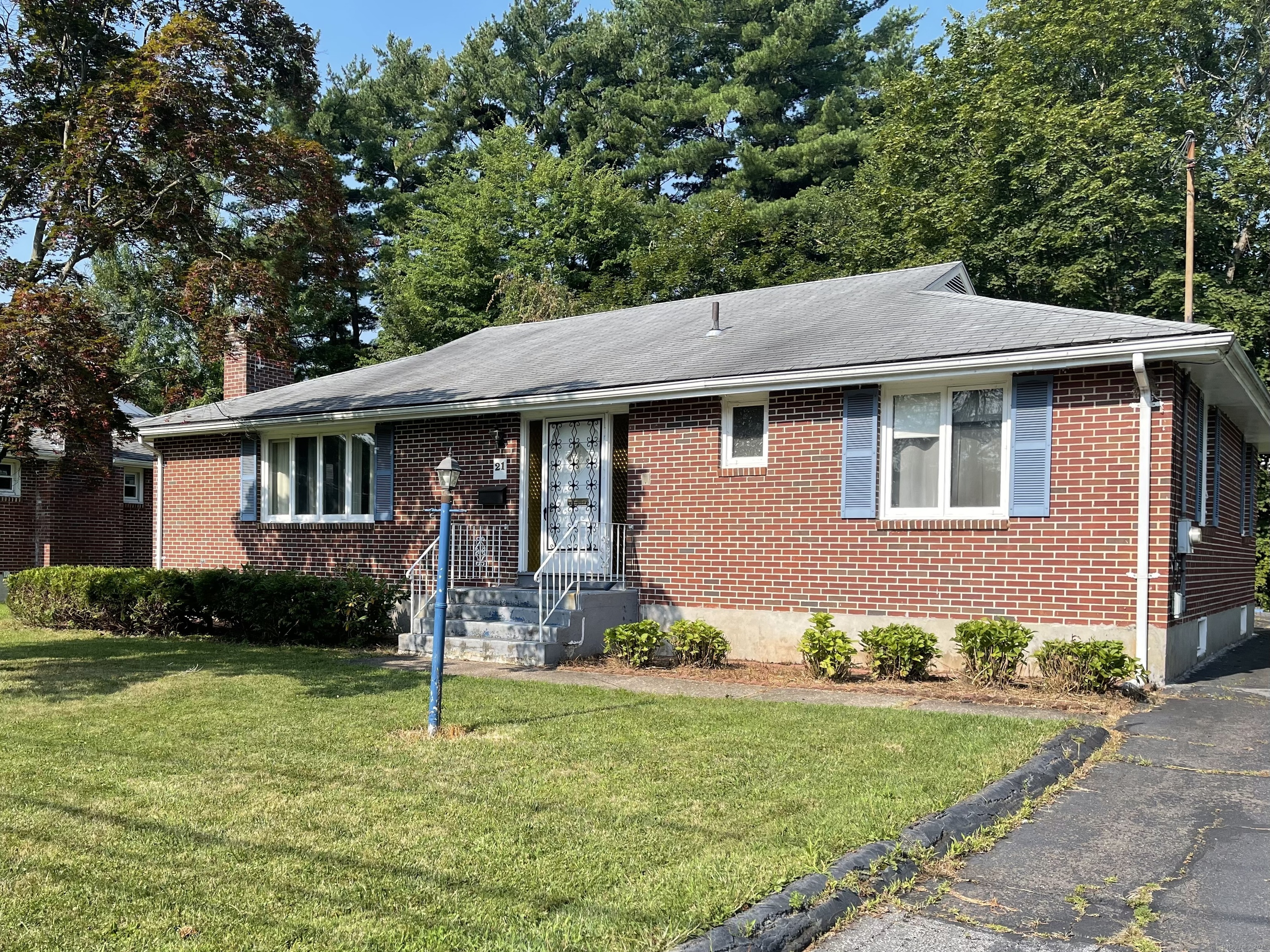 West Hartford, Connecticut 06117, United States, 3 Bedrooms Bedrooms, ,2 BathroomsBathrooms,Residential,Active,146876