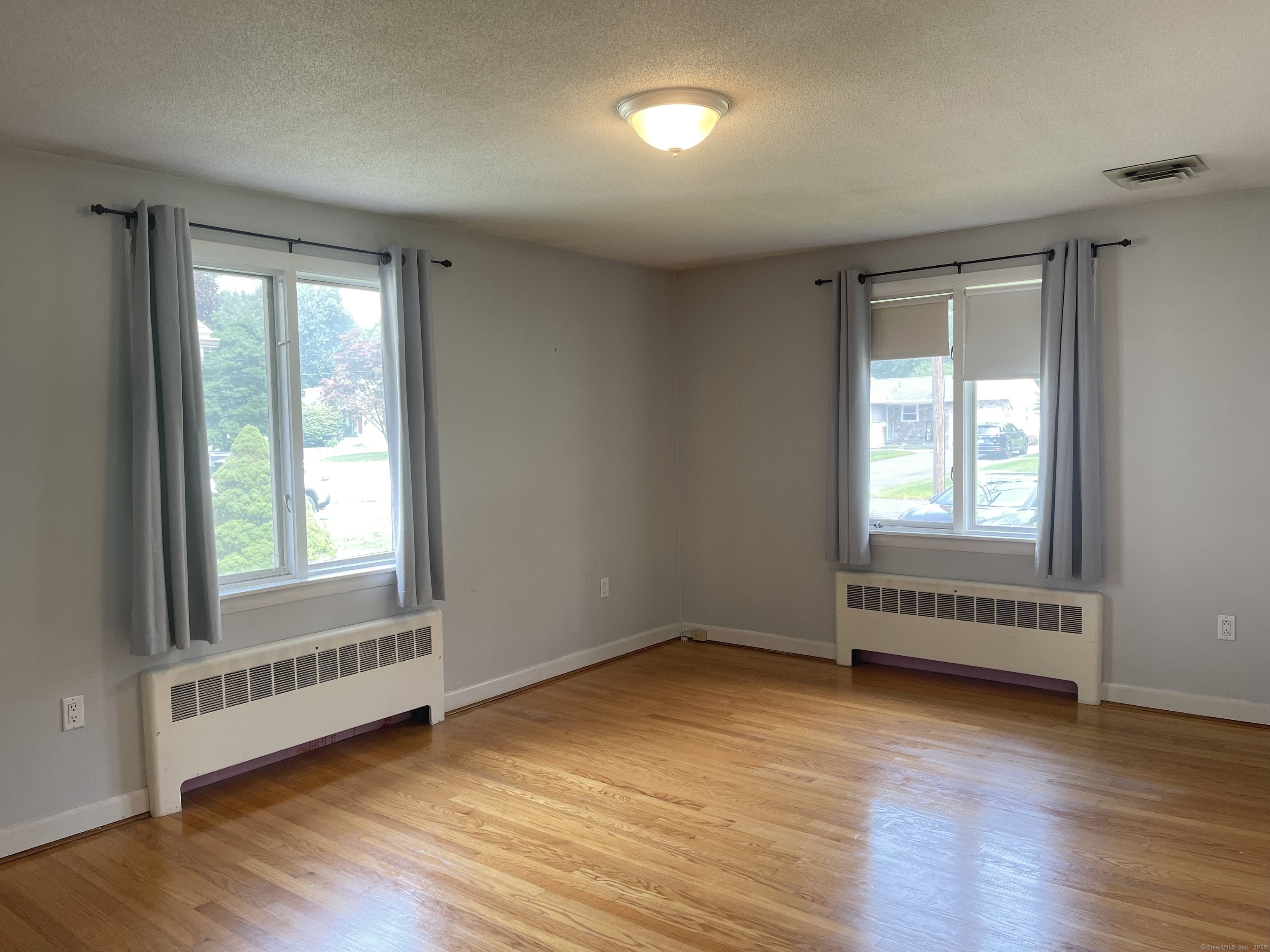 West Hartford, Connecticut 06117, United States, 3 Bedrooms Bedrooms, ,2 BathroomsBathrooms,Residential,Active,146876