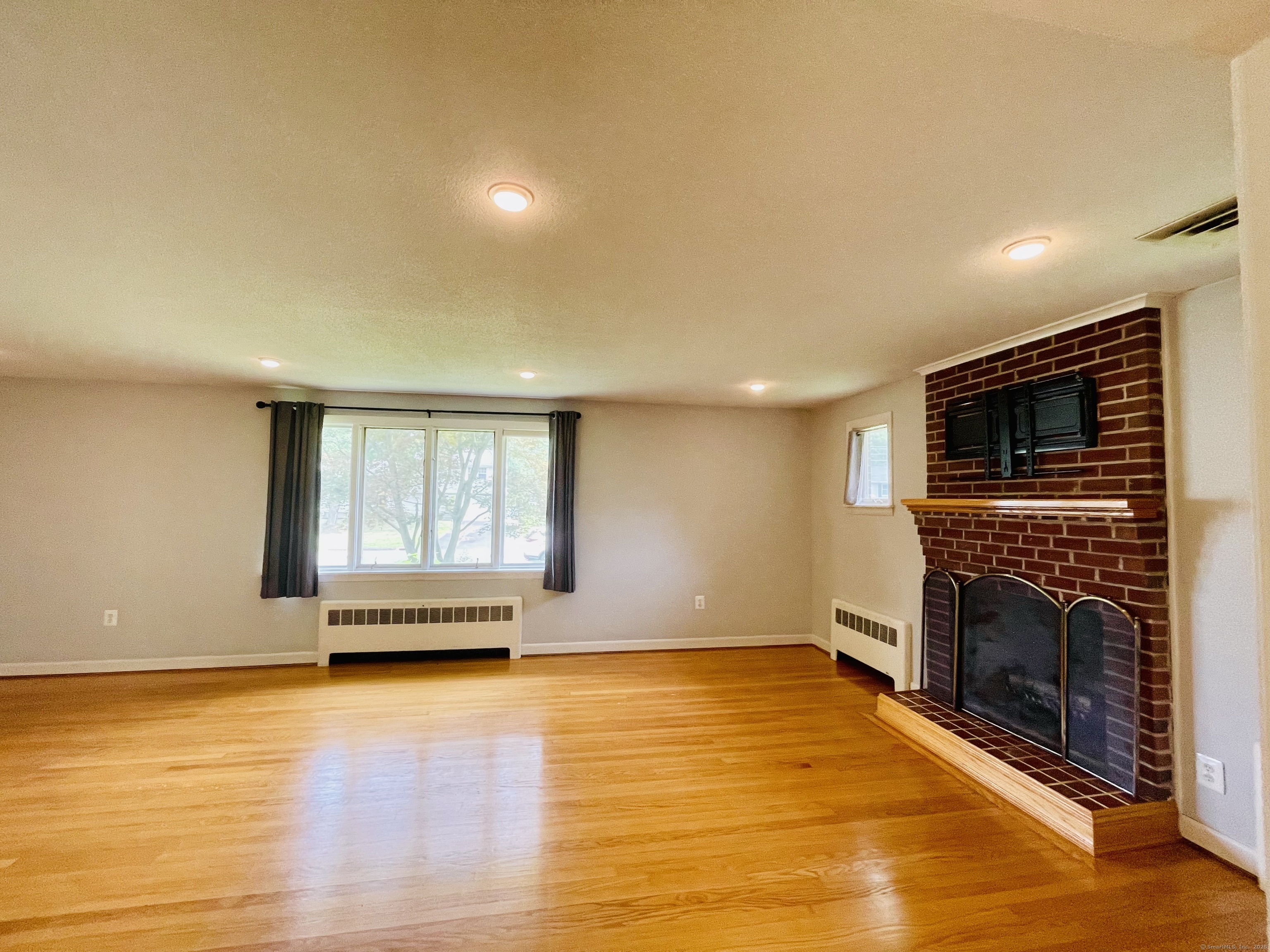 West Hartford, Connecticut 06117, United States, 3 Bedrooms Bedrooms, ,2 BathroomsBathrooms,Residential,Active,146876