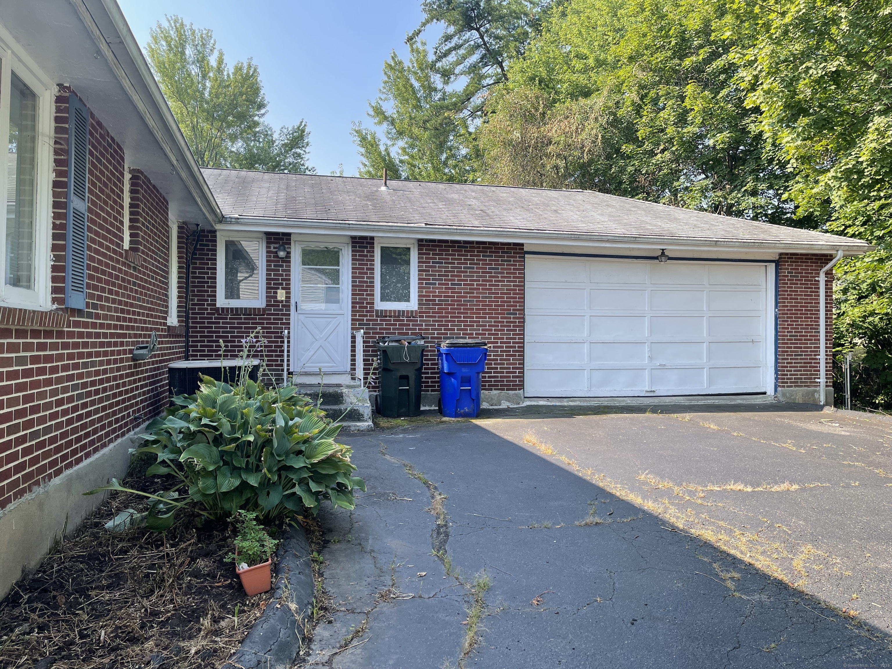 West Hartford, Connecticut 06117, United States, 3 Bedrooms Bedrooms, ,2 BathroomsBathrooms,Residential,Active,146876