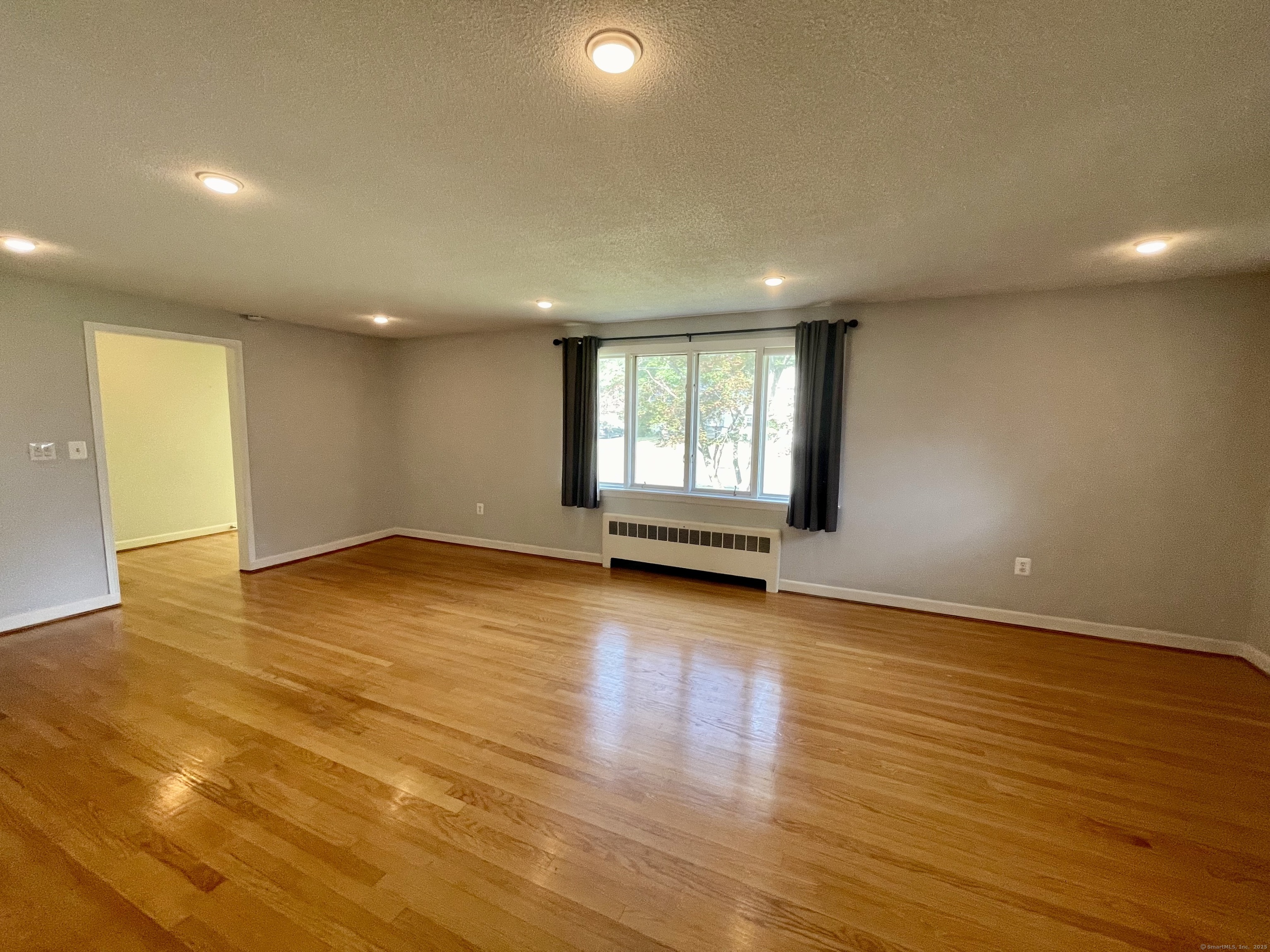 West Hartford, Connecticut 06117, United States, 3 Bedrooms Bedrooms, ,2 BathroomsBathrooms,Residential,Active,146876