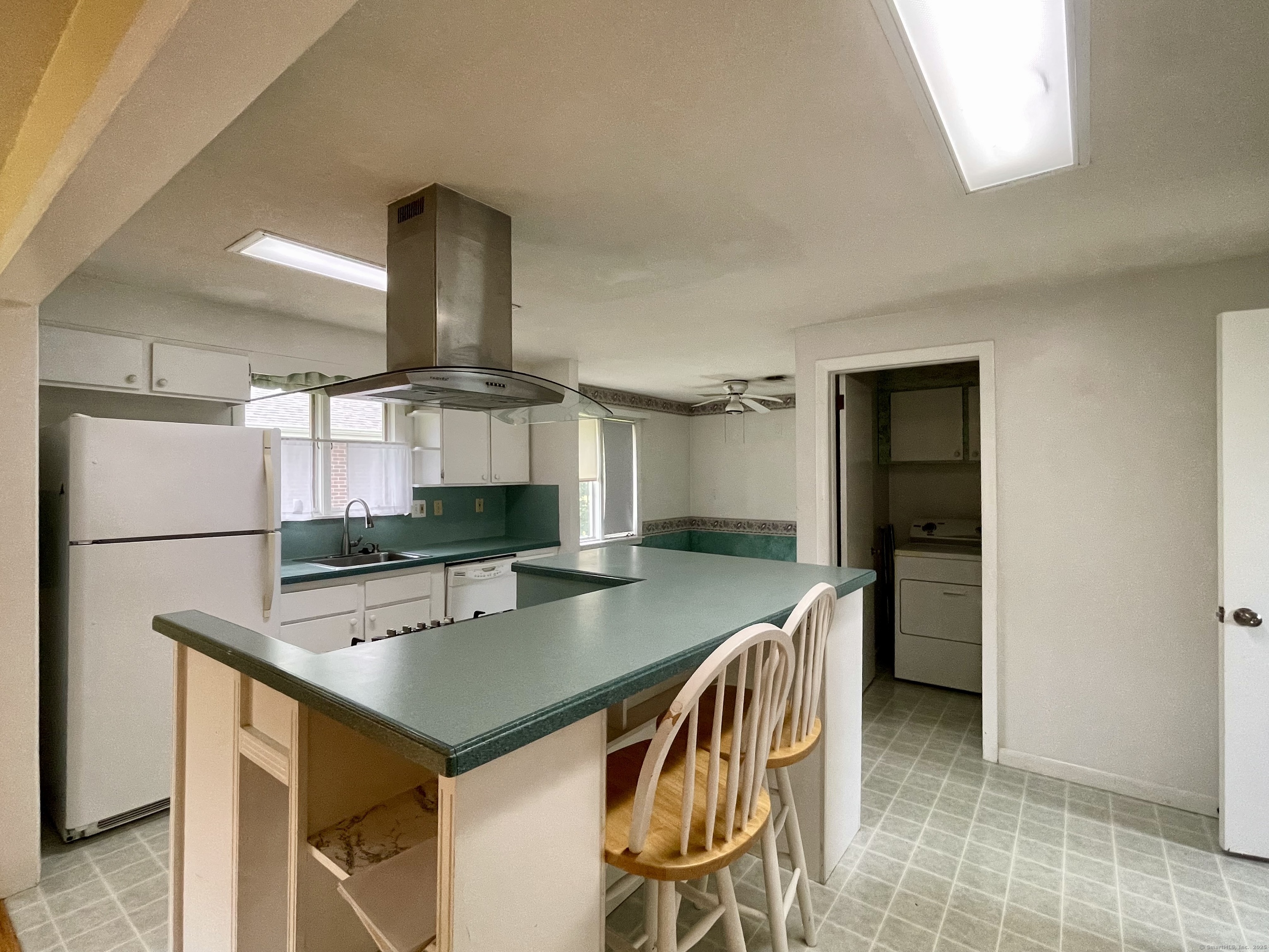 West Hartford, Connecticut 06117, United States, 3 Bedrooms Bedrooms, ,2 BathroomsBathrooms,Residential,Active,146876