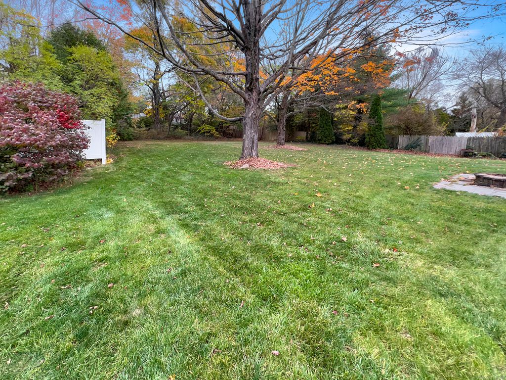 Photo of 112 Laurel Terrace, Cheshire, CT 06410 (MLS # 24138378)