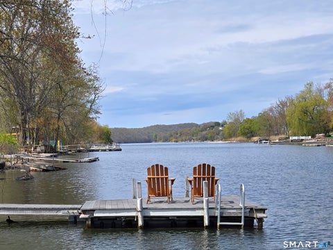 Homes For Sale - 18 N Lake Shore Drive<br/> Fairfield County, Brookfield, CT 06804