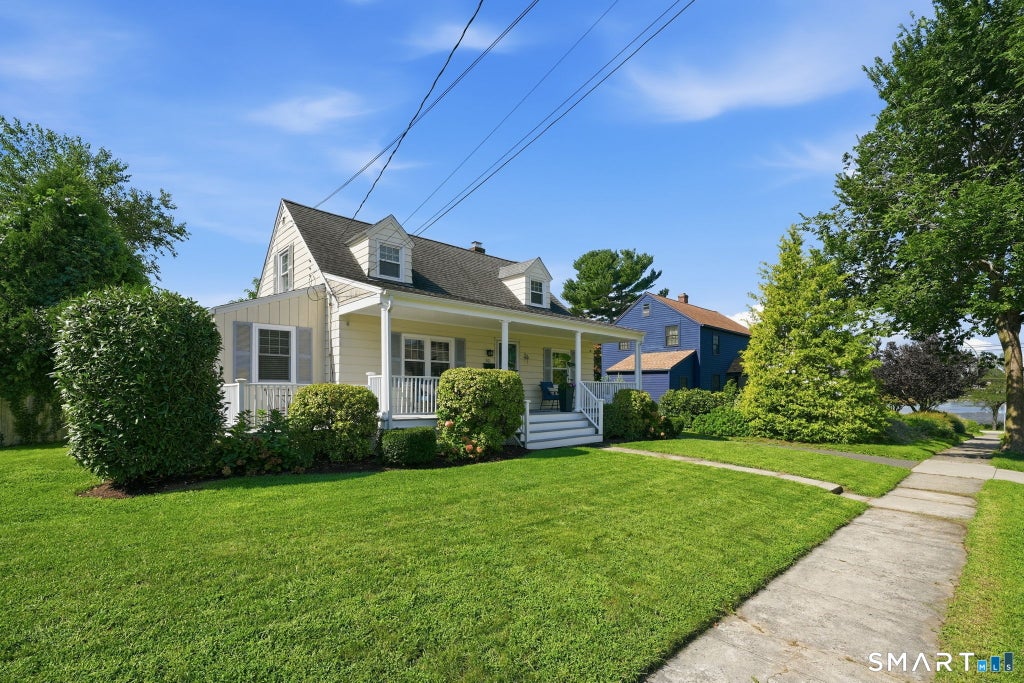 Photo of 501 Lake Avenue, Bridgeport, CT 06605 (MLS # 24202510)