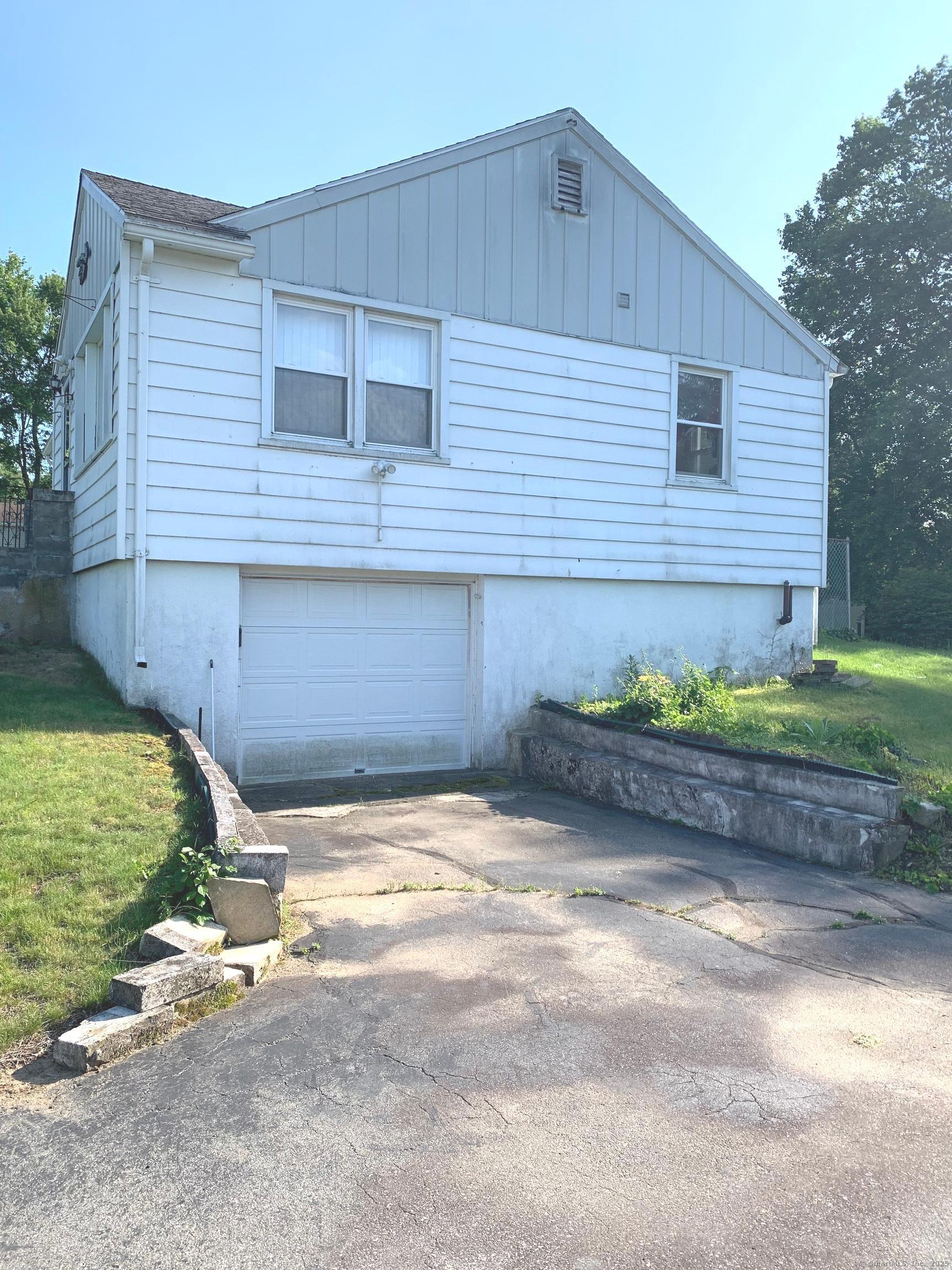 9 Hillcrest Avenue