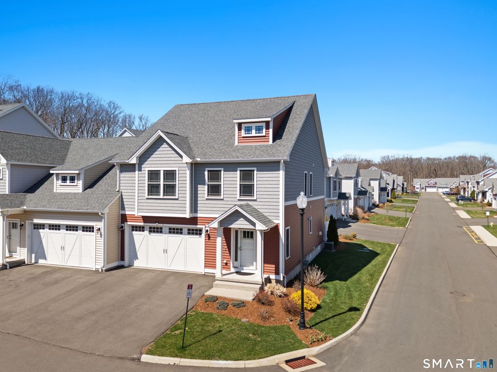 Photo of 1 Newbury Court #1, North Haven, CT 06473 (MLS # 24167360)