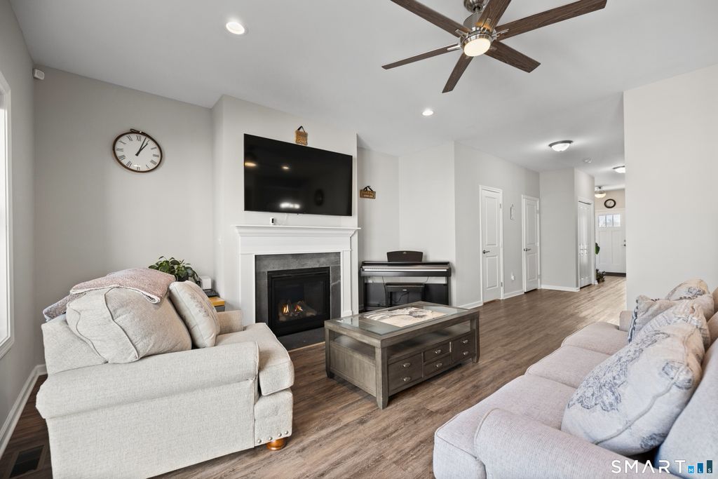 Photo of 1 Newbury Court #1, North Haven, CT 06473 (MLS # 24167360)