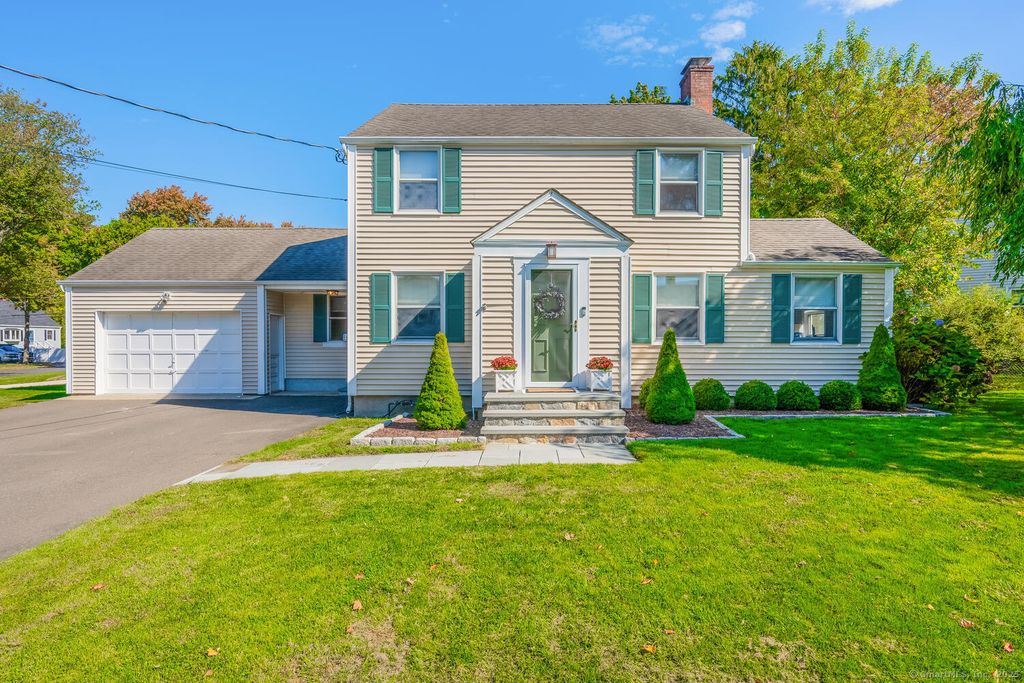 Photo of 74 Westford Drive, Fairfield, CT 06890 (MLS # 24132909)