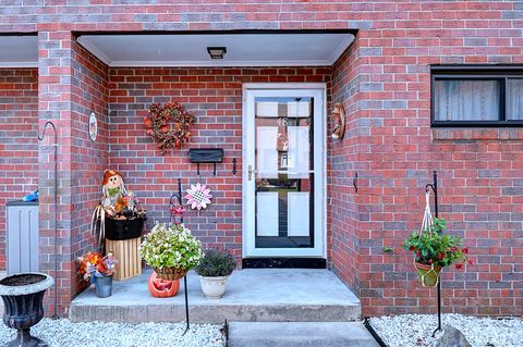 Photo of 48 Sharon Lane, Wethersfield, CT 06109 (MLS # 24136365)