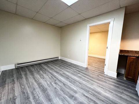 Tiny photo for 696 Main Street #B3, Middletown, CT 06457 (MLS # 24138520)