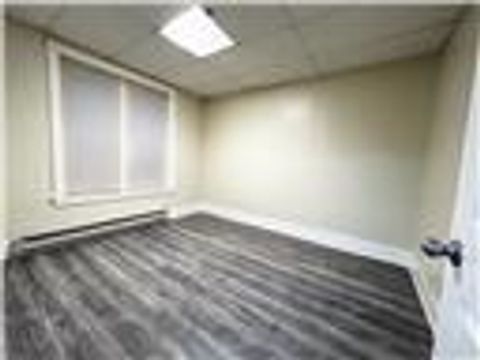 Tiny photo for 696 Main Street #B3, Middletown, CT 06457 (MLS # 24138520)