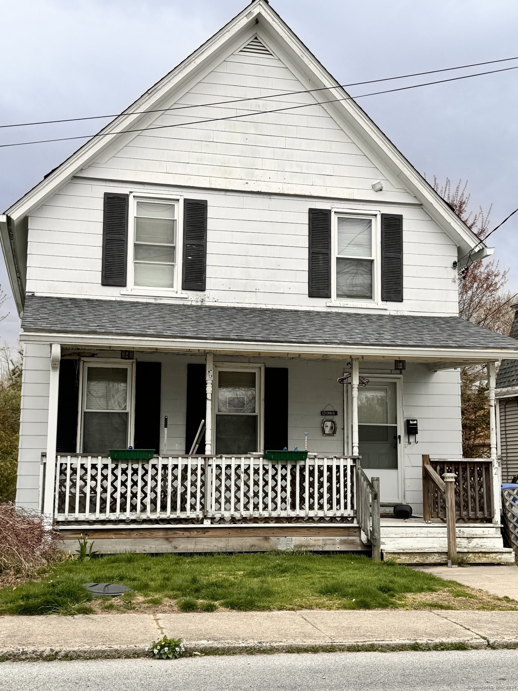 Saint Regis Avenue, Norwich, Connecticut - 3 Bedrooms  
2 Bathrooms  
6 Rooms - 