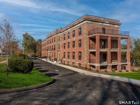 Photo of 170 Ridge Road #104, Wethersfield, CT 06109 (MLS # 24178318)