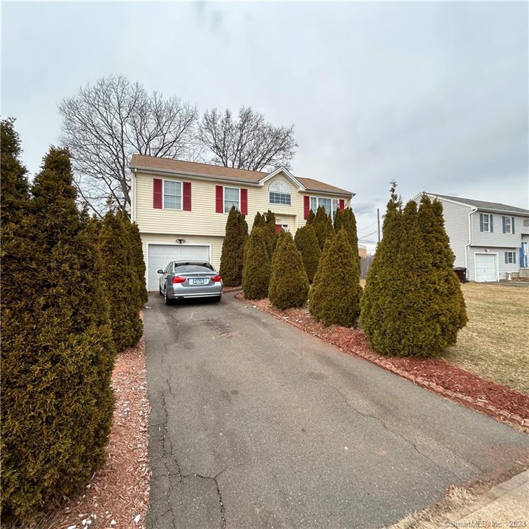 9 Village Green Drive, New Britain, Connecticut image 1
